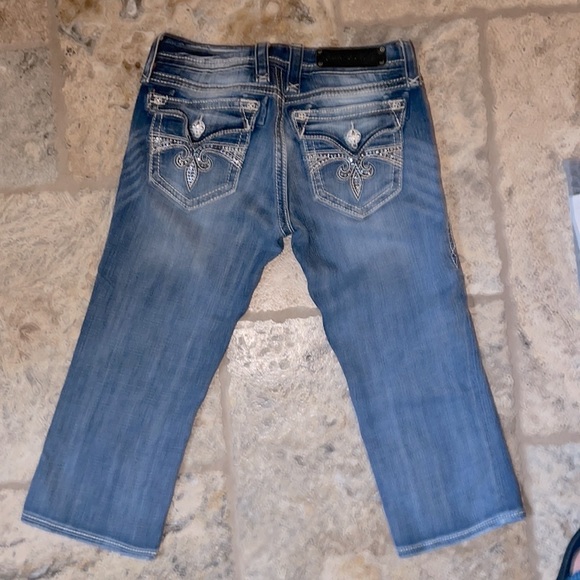 Rock Revival Capris - Picture 2 of 6